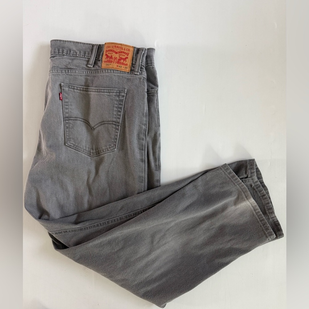 Levis 541 Jeans Mens 42x30 Gray Denim Athletic Slim Fit Tapered Stretch Workwear